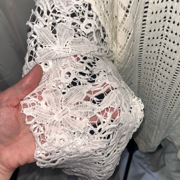 Cream Knit Turtleneck Sweater With White Crochet Sleeves - Picture 5 of 5